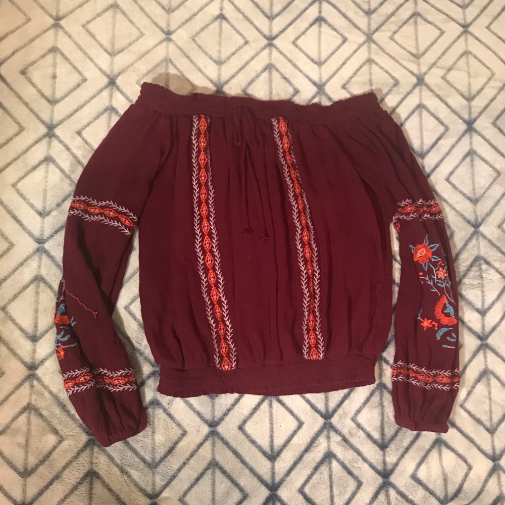Xhilaration over the shoulder top